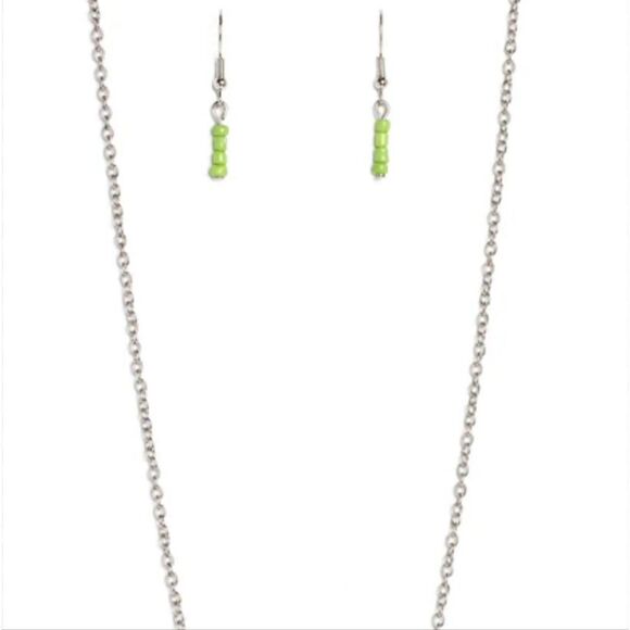 Paparazzi Bouquet We Go Floral Silver Necklace with Multicolor Accents In Green - Picture 4 of 5